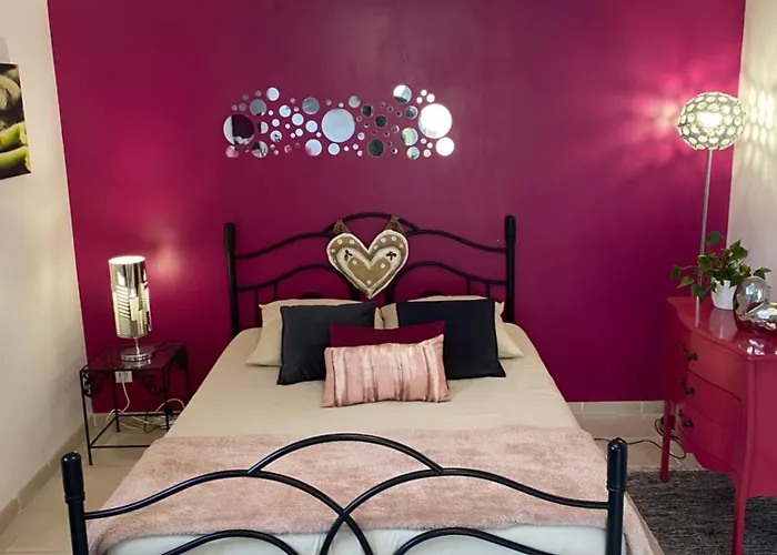 Gite Des 2 Arbres De La Sagesse , Agreable Chalet Avec Spa Privatif
