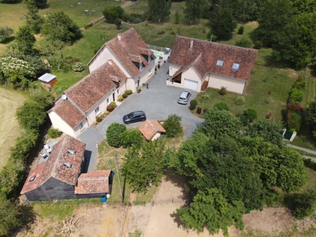 Des 2 Arbres De La Sagesse , Agreable Avec Privatif Country house Ardentes