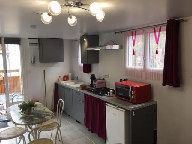Country house Des 2 Arbres De La Sagesse , Agreable Avec Privatif *